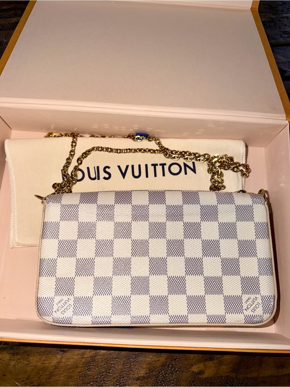 Louis Vuitton Damier Azur Chain Wallet Crossbody in White and Blue - Picture 4 of 7